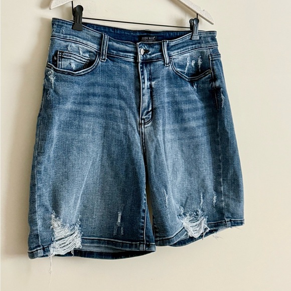 Judy Blue Bermuda Distressed Shorts High Rise Size 1X - Picture 2 of 10
